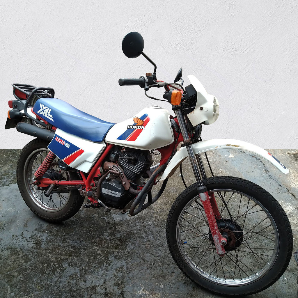 Sticker Decal Xl125s XL 125s 1985 Red White side cover tank (Free shipping) vintage_bike_store