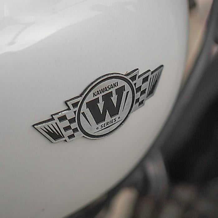 Kawasaki W Series metal emblem retro racing badge for W175 W250 W800 vintage motorcycle tank install illustration