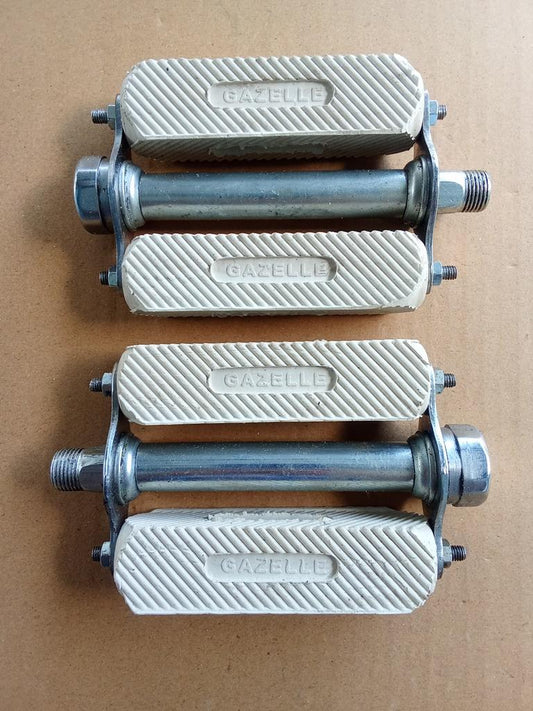 1 Pair Pedal 9/16 threads GAZELLE white pedal 3.5" long rubber block for GAZELLE vintage_bike_store