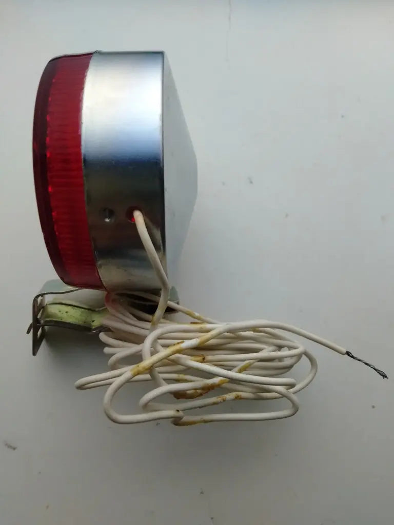 Overview showing the full 140cm long electrical cable connected to the NOS vintage bicycle light.