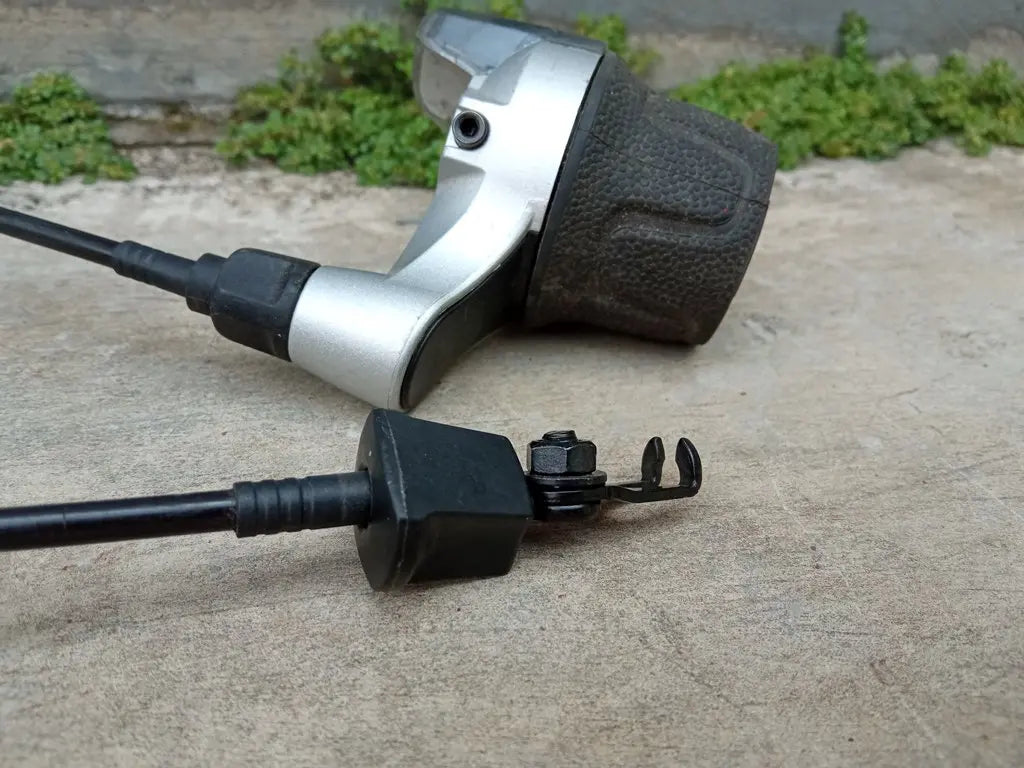 SRAM i-Motion bicycle shifter with 167cm black cable